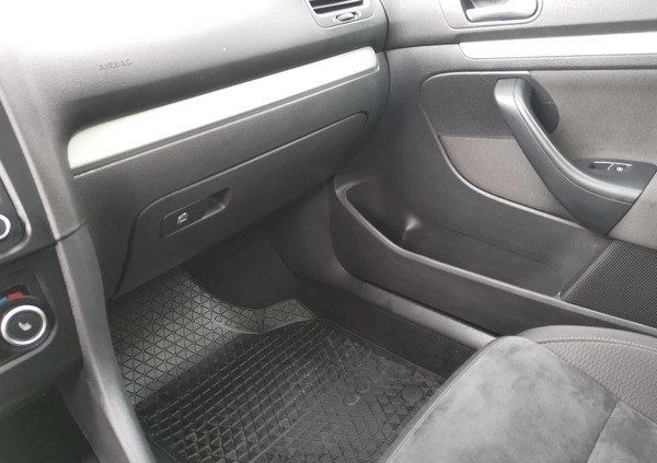 Volkswagen Golf cena 30000 przebieg: 185000, rok produkcji 2012 z Dąbrowa Białostocka małe 704